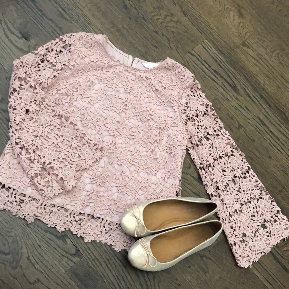 Beautiful crocheted lace top w/ bell sleeves EUC